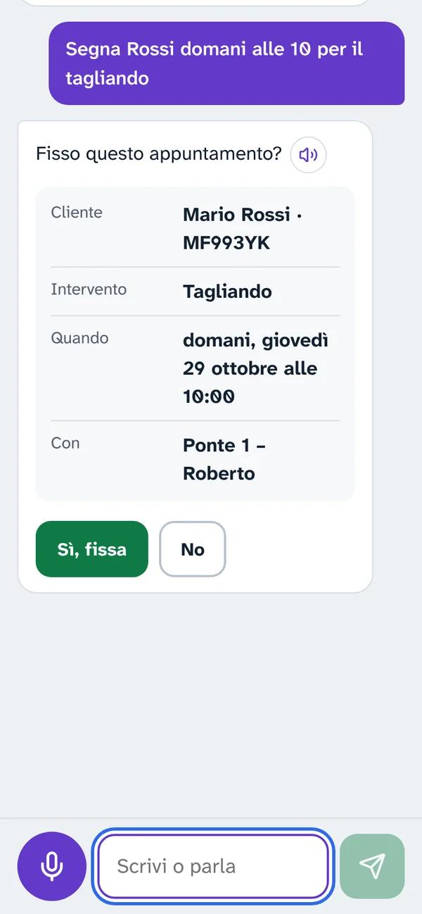 La segretaria dell'officina fissa un tagliando e chiede conferma